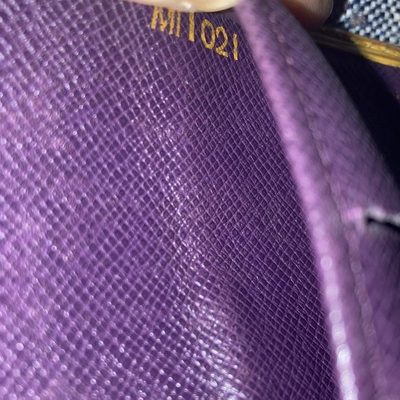 LV Epi Marco Snap Wallet, It is in good Condition!! Please look at Pictures!! - Picture 12 of 12